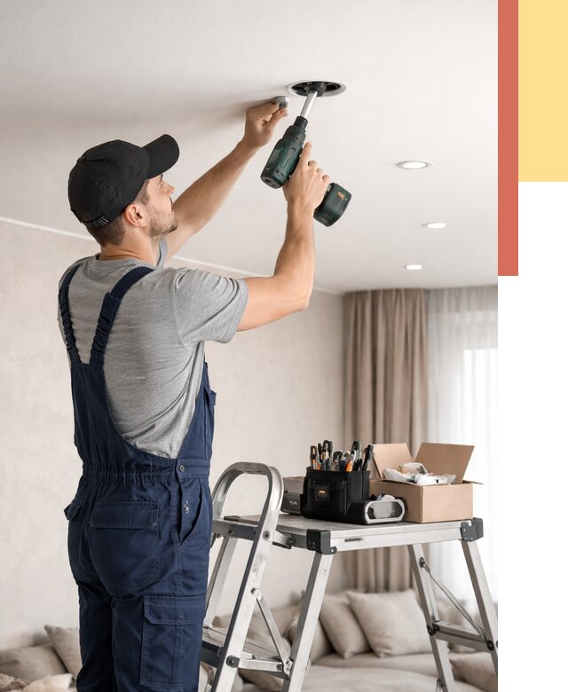 Установка и монтаж точечных светильников в натяжной потолок в Новороссийске от 1837 руб. | ОТДЕЛОЧНИК-Нвр