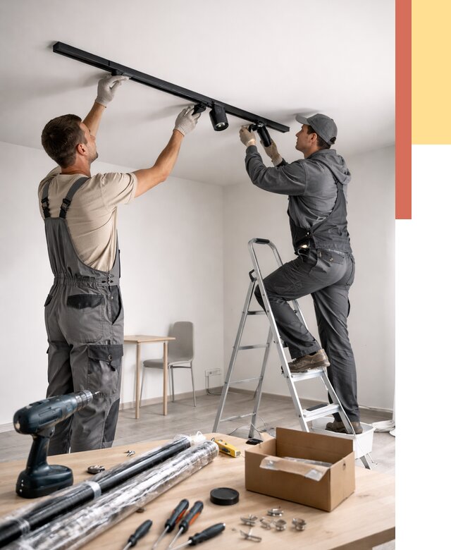 Установка трековых светильников в натяжной потолок в Новороссийске от 4287 руб. | ОТДЕЛОЧНИК-Нвр